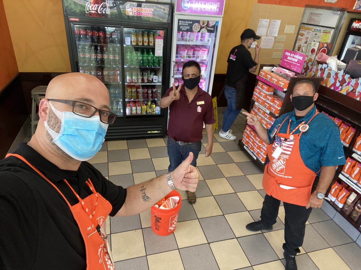 Trevor Meinke (@trevormeinke) on Twitter photo A sample of what happens when you work for the best company in the world. <a href="/RonnieOddo/">D212rocks!</a> <a href="/DLapshan/">Dawn Lapshan</a> <a href="/m_lejuez/">Christopher Lejuez</a> A sample of what happens when you work for the best company in the world. <a href="/RonnieOddo/">D212rocks!</a> <a href="/DLapshan/">Dawn Lapshan</a> <a href="/m_lejuez/">Christopher Lejuez</a>