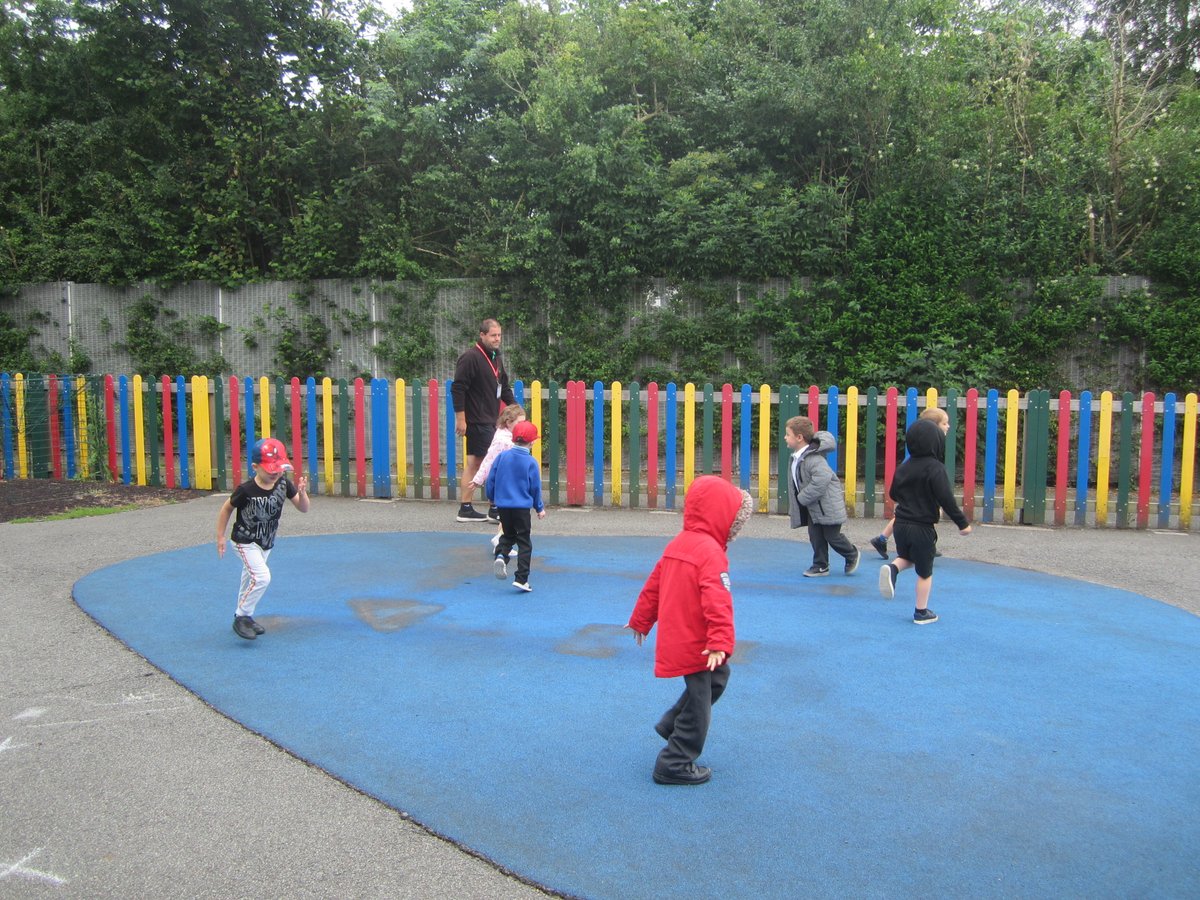 RakegatePrimary's tweet image. Miss Green's bubble have had an active week and produced some great work in school! #BlackCountryRainbowHour