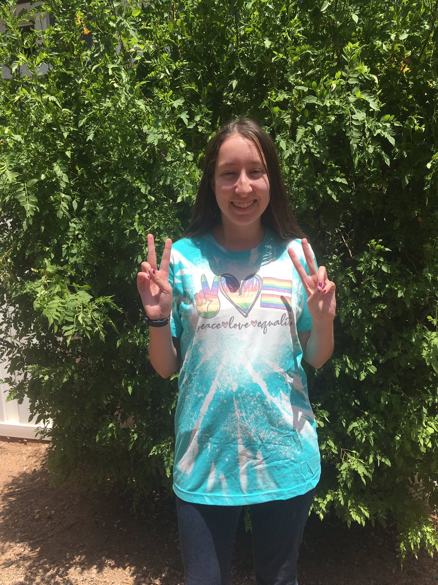 lindsevermore's tweet image. Thank you @designingisfun!!! I got to surprise my bestie with this adorable and HIGH QUALITY shirt 💗💗 she loves it 💕💕💕