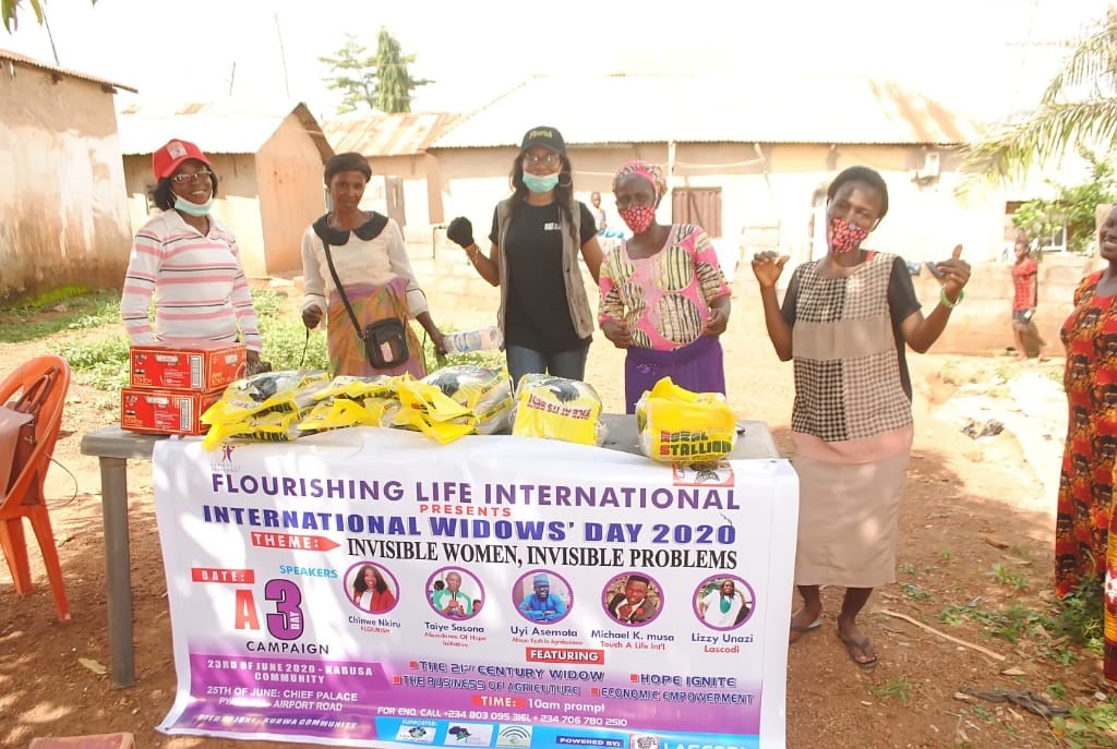 FlourishLifeInt's tweet photo. Our 3 - day 2020 Community Widows' Empowerment was a success. Glory to God!

#hopeIgnite 
Our achievements:
1.Donation of palliative and masks to widows
2.End the hunger of the #widow and her children
3.The Business of  #agriculture https://t.co/HwhfwaREZU