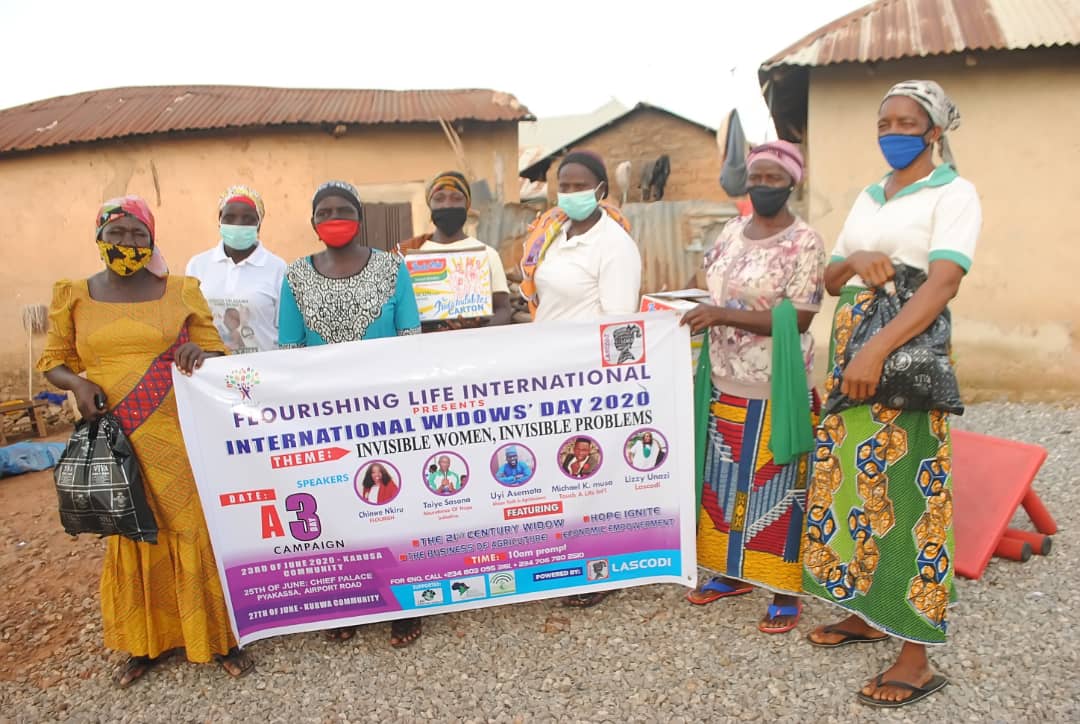 FlourishLifeInt's tweet photo. Our 3 - day 2020 Community Widows' Empowerment was a success. Glory to God!

#hopeIgnite 
Our achievements:
1.Donation of palliative and masks to widows
2.End the hunger of the #widow and her children
3.The Business of  #agriculture https://t.co/HwhfwaREZU