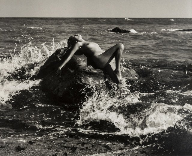 The women free dived in the sea, often nude or semi nude, as their foremothers had done for centuries before them. Yoshiyuki’s photographs are the most comprehensive record of how the those ama divers lived & worked.