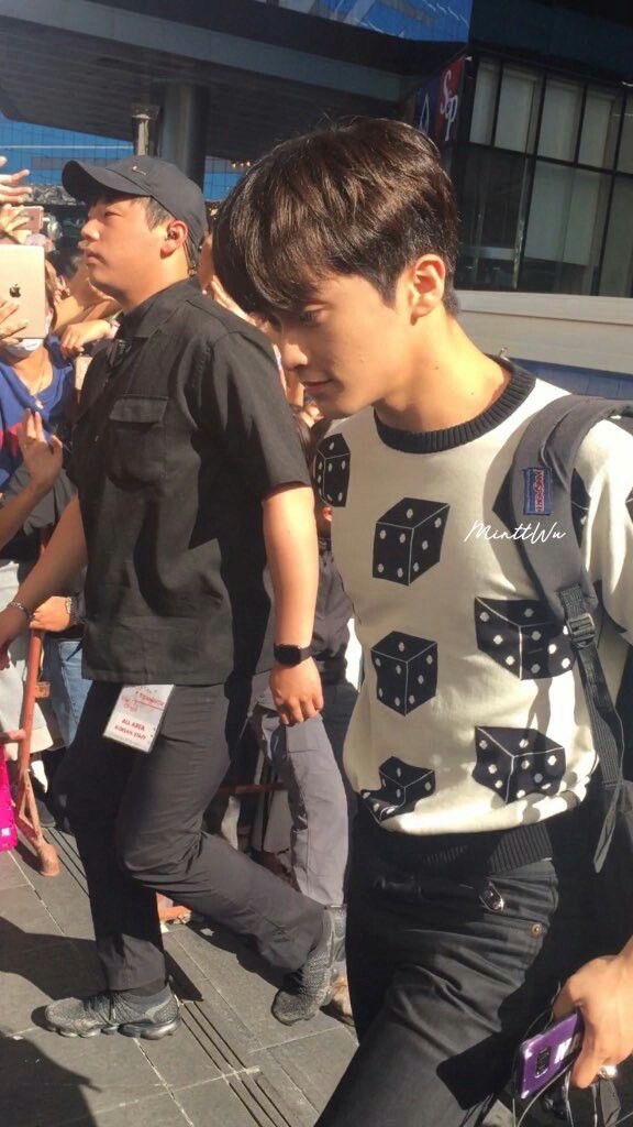 a thread of fan taken mark lee pics