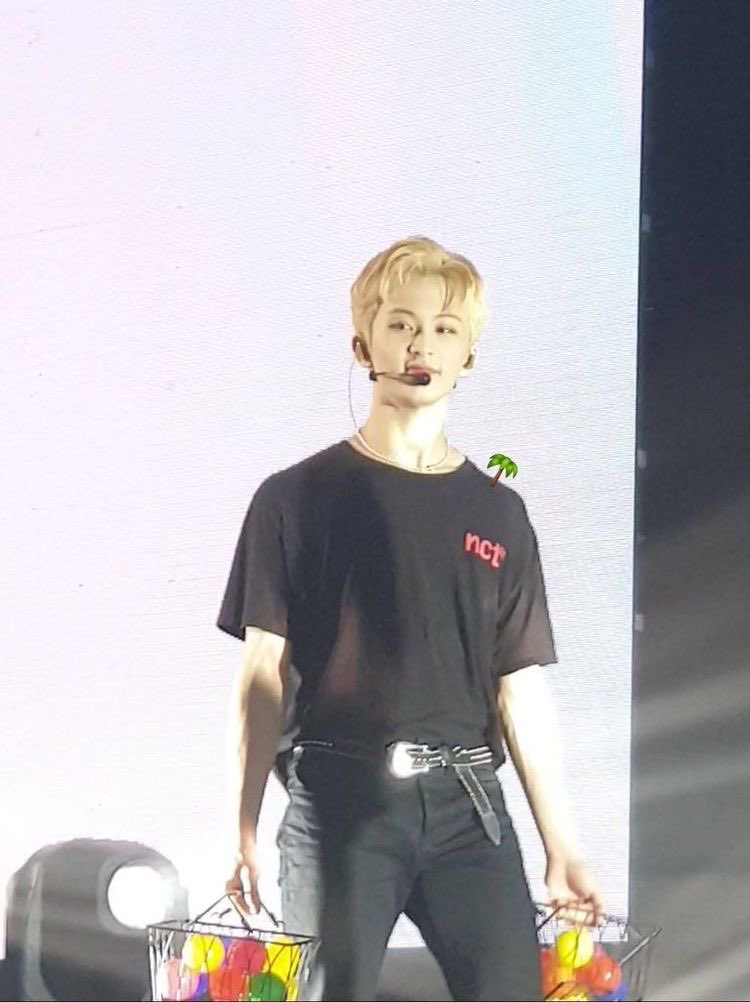 a thread of fan taken mark lee pics