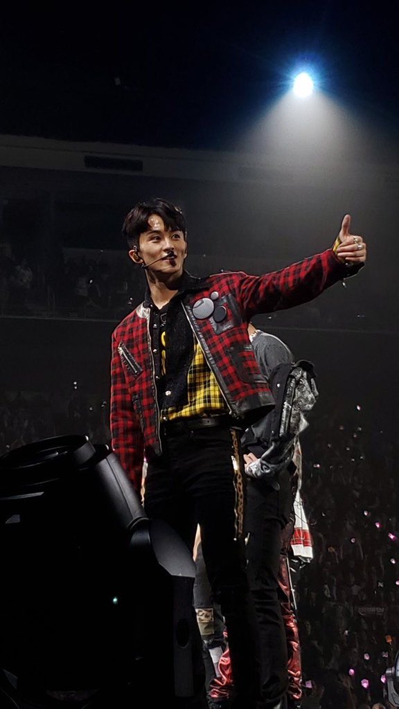 a thread of fan taken mark lee pics