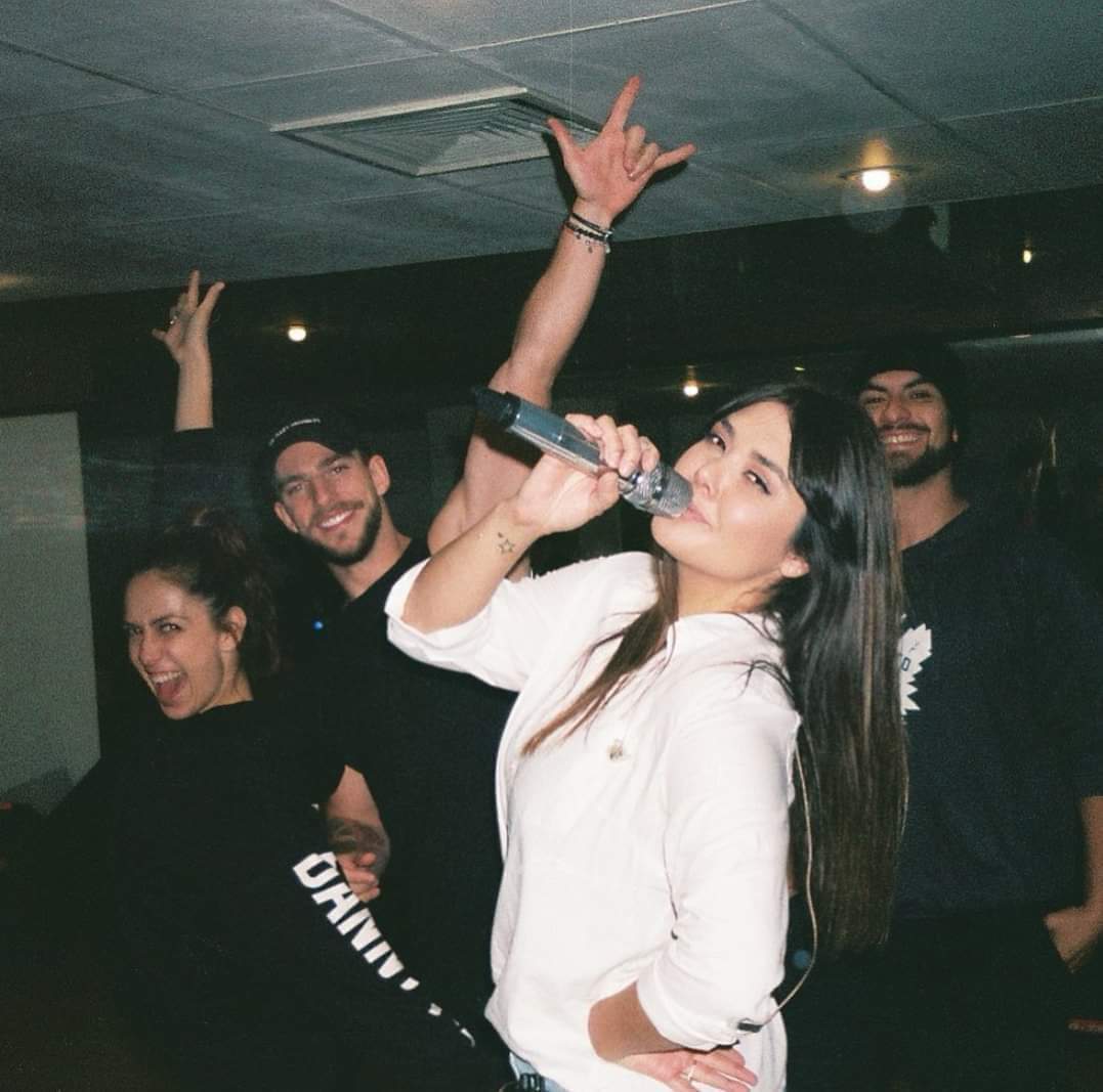 gdlyuridia's tweet photo. #YuridiaLive ojalá @seitrack y @yuritaflowers nos den una sorpresa 🙏🙏 cc: @matiasaranda pa' qué decias hermosa, nos vuelves locos @yuritaflowers https://t.co/uqp4GnYnwa