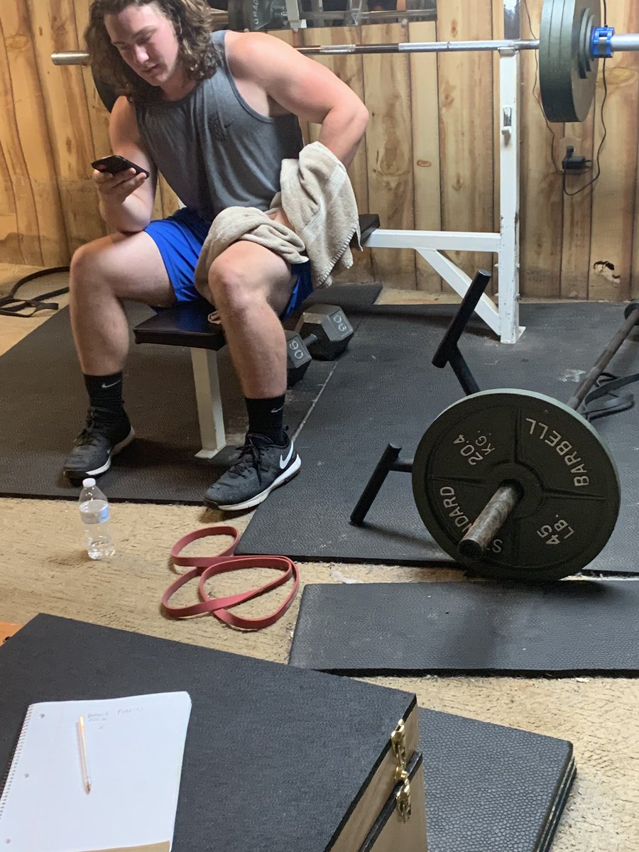 In good company! Can’t wait for the season. #DawgsDline #HardWorkPaysOff <a href="/damehova9/">Damon Simmons</a> <a href="/SportsByBLinder/">Brian Linder</a> <a href="/PaFootballNews/">Pennsylvania Football News</a> <a href="/TLJohnErzar/">TL John Erzar</a> <a href="/SteveLloydWNEP/">SteveLloydWNEP</a> <a href="/VAPORTRAIL2471/">VAPORTRAIL247 SPEED TRAINING</a>