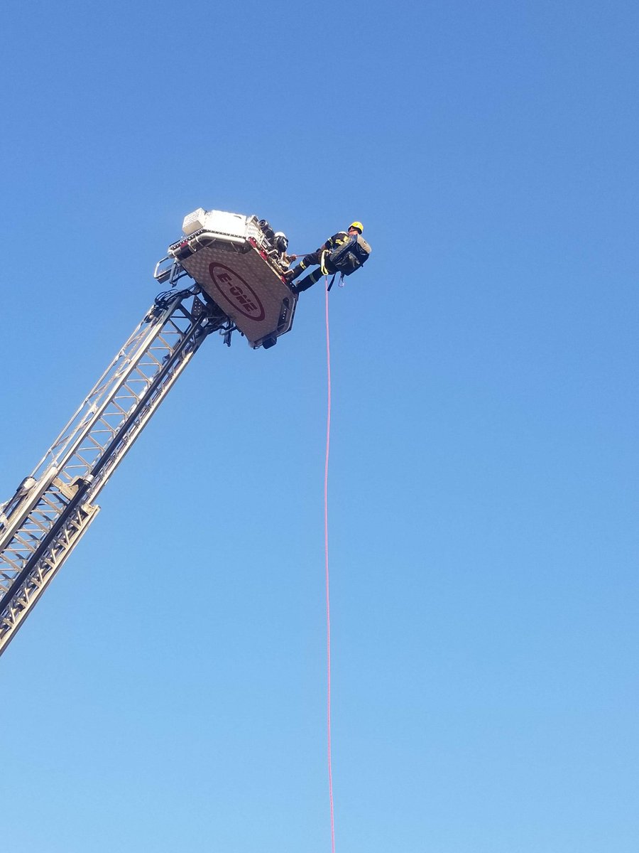 GordRoesch's tweet image. Awesome night of Special Operations Team training with Tillsonburg Fire and Rescue Services!  #morethanfires #firetruck #NFPA1006 #EONE
