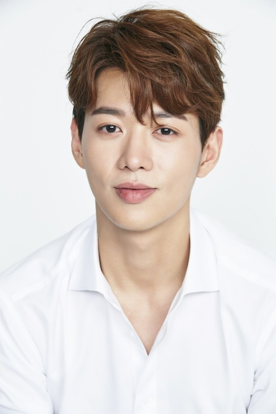 kdramacasting's tweet photo. #MoonYooKang confirmed to join OCN drama <#MissingTheyWereThere>, he acts as #KimNamGuk who is #GoSoo’s brother and spent his childhood with Kim Wook at the nursery.
Broadcast in mid August.
#HeoJoonHo
#AhnSoHee
#SeoEunSoo
#HaJoon
#SongGunHee https://t.co/Y8FDhUua6Q