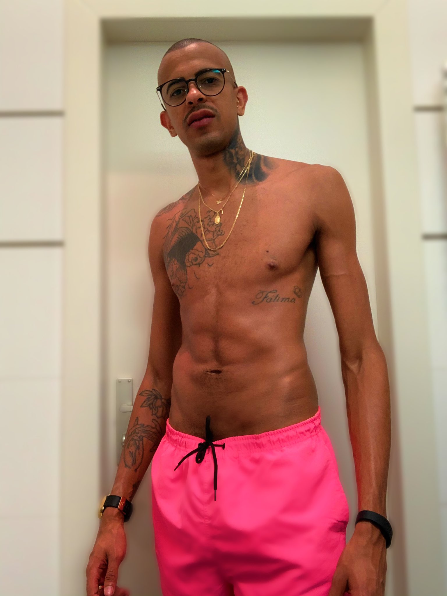 TW Pornstars - 2 pic. Eduardo Picasso OFC 🇩🇪. Twitter. era só um biscoito  🍪😏. 2:27 AM - 3 Jul 2020