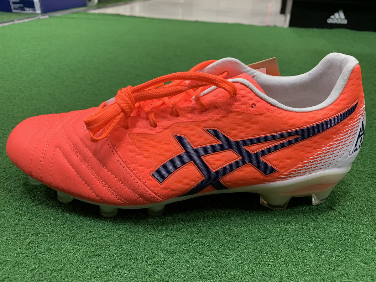 エイコースポーツサッカー フットサル Ultrezza Ai Asicsよりultrezza Aiの新色が本日から発売となります イニエスタモデルの最新カラーは鮮やかで目を引くフラッシュコーラル ネイビーのラインも引き締まって見えて カッコいいですね お求めの エイコースポーツサッカー フットサル Ultrezza Ai Asicsよりultrezza Aiの新色が本日から発売となります イニエスタモデルの最新カラーは鮮やかで目を引くフラッシュコーラル ネイビーのラインも引き締まって見えて カッコいいですね お求めの