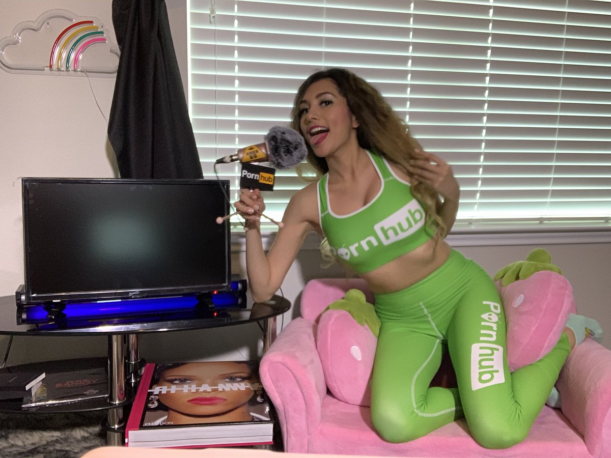 BanksieTV's tweet photo. Spend time w The Quarantine Queen, Banksie, on our Strawberry couch this summer! 🍓👑

#SummerVibes #B95 #live https://t.co/BKhsxLDQtQ
