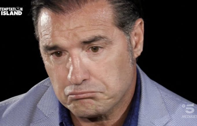 darveyfeels_'s tweet photo. Lorenzo mio preferito e protetto, spero non ci abbandoni prima dell’ultima puntata perché ho bisogno del suo ruolo di opinionista e del suo schifare completamente i fidanzati. #TemptationIsland https://t.co/fpLR9lSjMh