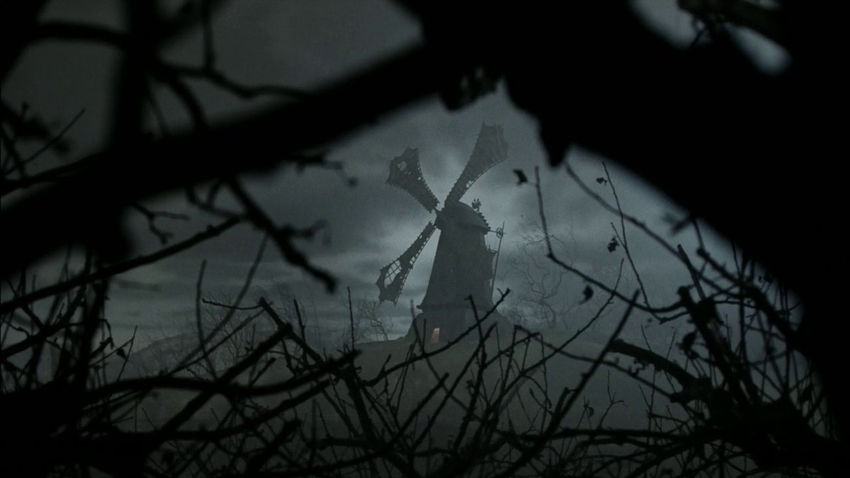 SLEEPY HOLLOW (Tim Burton, 1999) 

“The horseman was a Hessian mercenary sent to the shores by German princes to keep Americans under the yoke of England.

But unlike his compatriots, who came for money, the horseman came for love of carnage.”

#TimBurton #EmmanuelLubezki