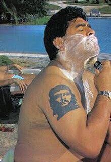 “Aaa Yiğitcan Erdoğan her bölüm gelsin!!” <a href="/IsmailTurkusev/">İsmail Türküsev</a> <a href="/sonat_isik/">Sözde Fenomen</a> <a href="/turgutuc/">Turgut Uç</a> <a href="/acyberexile/">Yiğitcan Erdoğan</a> 
open.spotify.com/episode/3zrtX0…