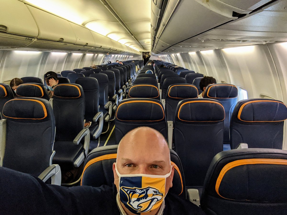 simpleailife's tweet photo. Haven't been on a flight this empty in probably 15 years.... Crazy....
#COVID19 #emptyflights https://t.co/P90dbW6kQH