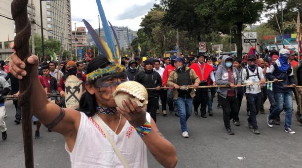AngieNarvez5's tweet photo. #Jorcom3| No cabe duda, los pueblos indigenas ecuatorianos 🇪🇨pasarón de ser un referente cultural, a darnos cátedra a nivel mundial sobre la verdadera resistencia y lucha. 3/3
#Doxa701 #OpiniónPública https://t.co/5AUiXuclUo