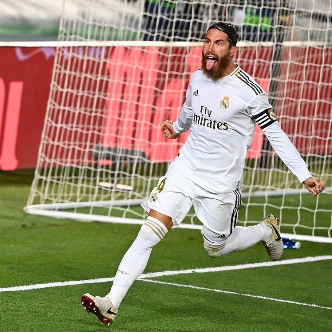 SergioRamos's tweet photo. Trabajo, paciencia, victoria, EQUIPO.
De 3️⃣ en 3️⃣ hacia nuestro objetivo.
¡Vamos!
Work, patience, win, TEAM.
3️⃣ points closer.
Onwards!
#HalaMadrid
📸 Getty https://t.co/O7ziMAW6ui