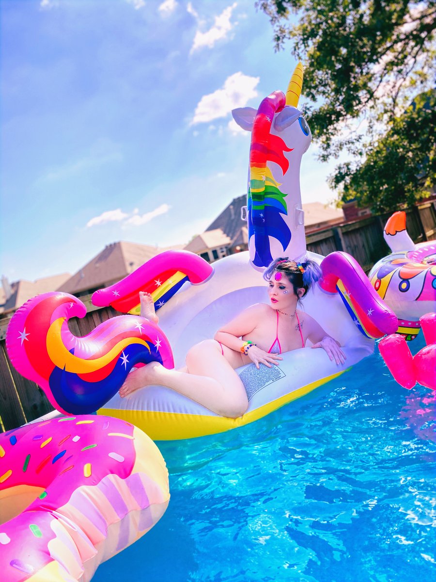 alli_electric's tweet photo. https://t.co/LVdxKOcdro #microbikini #microkini #onlyfans #onlyfansgirl #onlyfanspromo #eatmydonut #rainbowaesthetic #rainbowlife #ravegirl #sexyravegirl #egirl #bikinifuntime #allwet #altmodel #animegirl #arkansasmodel #cosplaymodel #candyland #boudoirphotography #modelographer https://t.co/BYGycb53j7