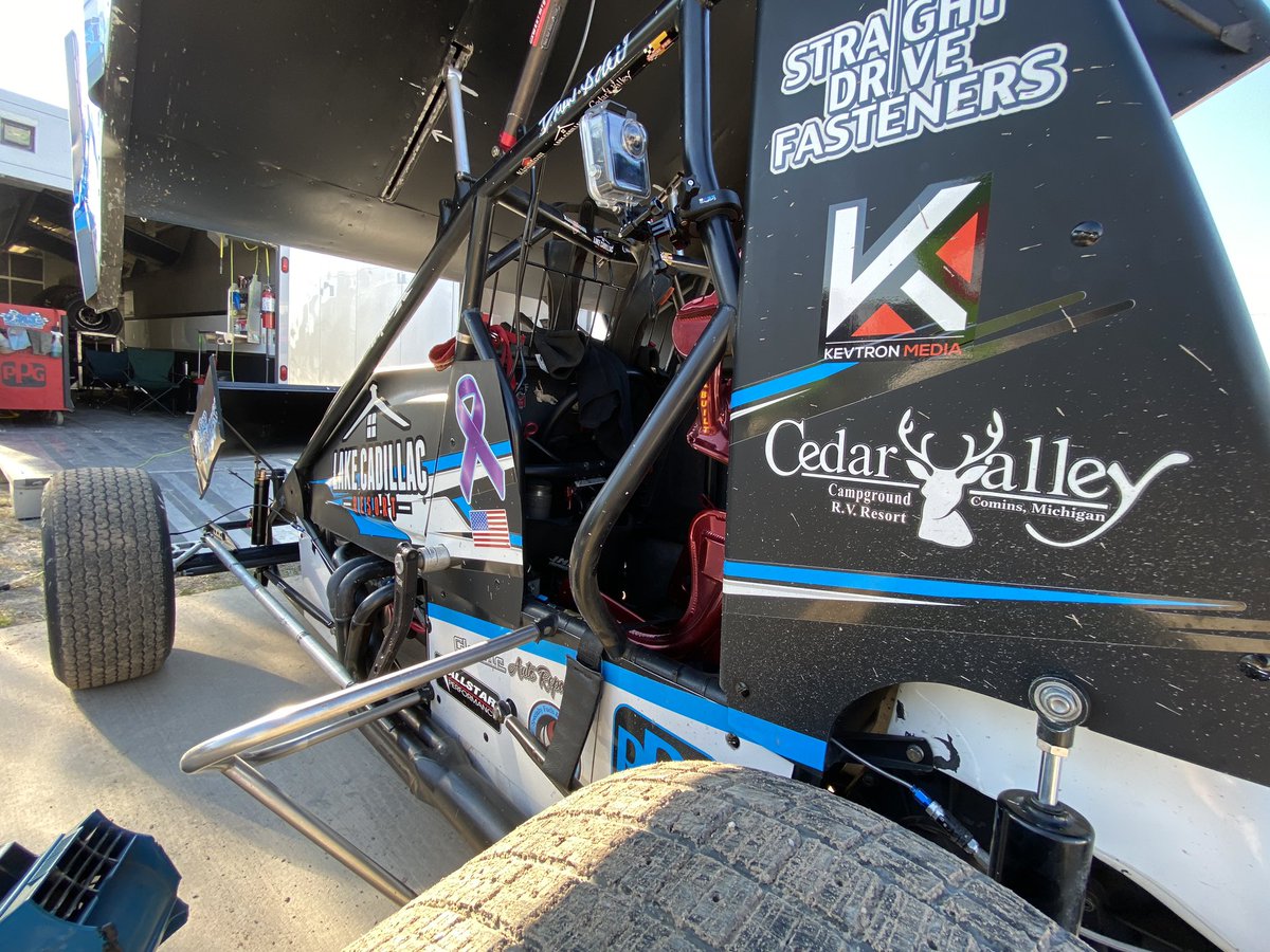 Enjoying the 94 degree evening weather (🥵) at Tri City Motor Speedway. Doing work with <a href="/AndrewScheid_/">Andrew Scheid</a>, as well as the <a href="/GLSprints/">Great Lakes Sprints</a>.
