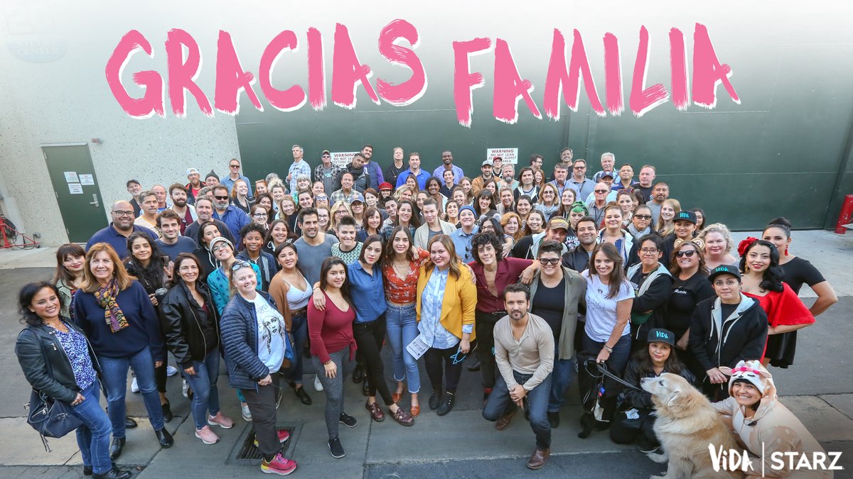 It took a familia to make this happen. Gracias to each and every one of you ❤️ #VidaSTARZ