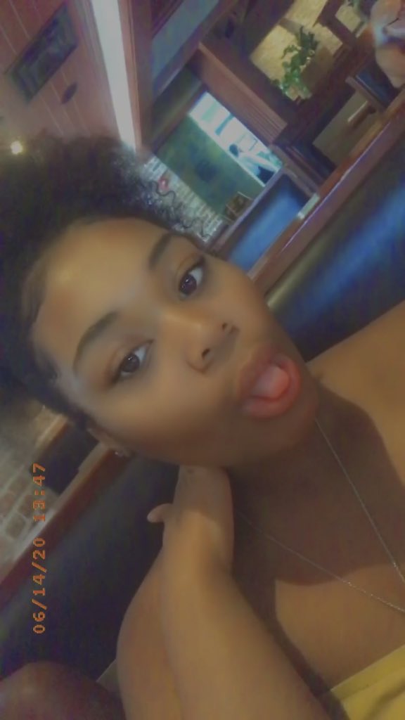 _bbrooke_k's tweet photo. #WhosWhoAtTXST 

•Brooke
(You can call me KE)💜

•Houston,Tx 

•TXST’22

•Major~ Animal Science Pre-Vet

•Fun fact~ My laughter is contagious https://t.co/ldLeVckSgb