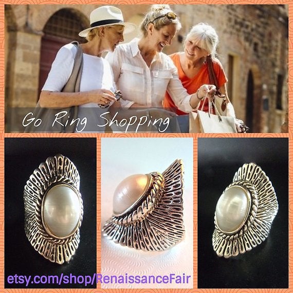 renaissancefai's tweet photo. Statement ring in my #etsy shop: Modernist Glass Pearl Ring Sterling Silver, Cabochon, Large Textured Statement Vintage Size 7 https://t.co/1ccJoN4xD8 #white #oval #no #silver #women #glass #sterlingsilverring #glasspearlring #texturedring https://t.co/OYJbUL2MuO