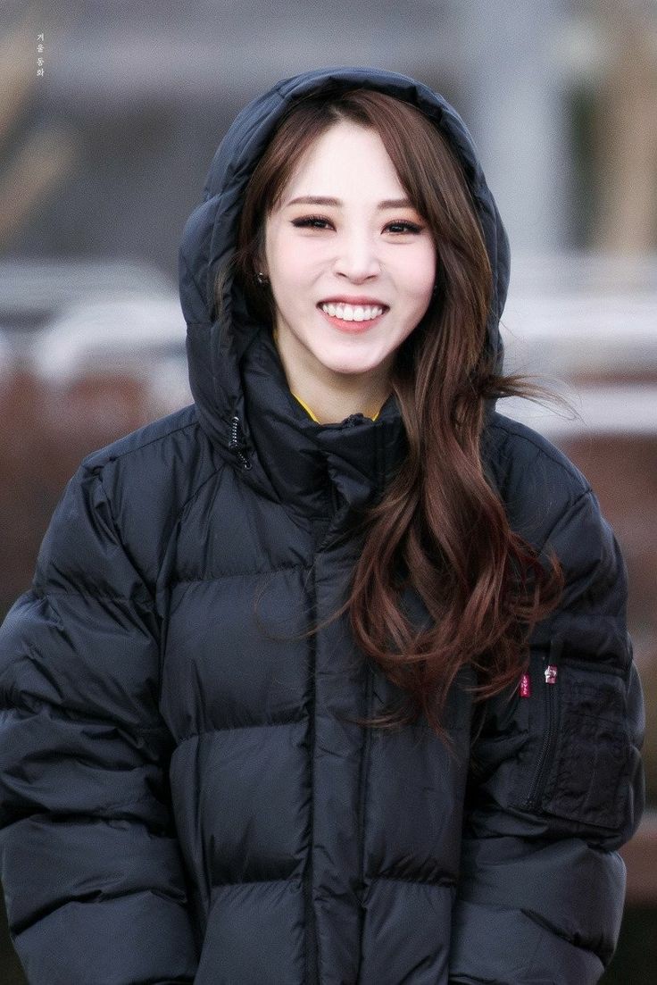 Thread by @HSWMmm_, Moonbyul smiling, an extremely beautiful thread; [...]