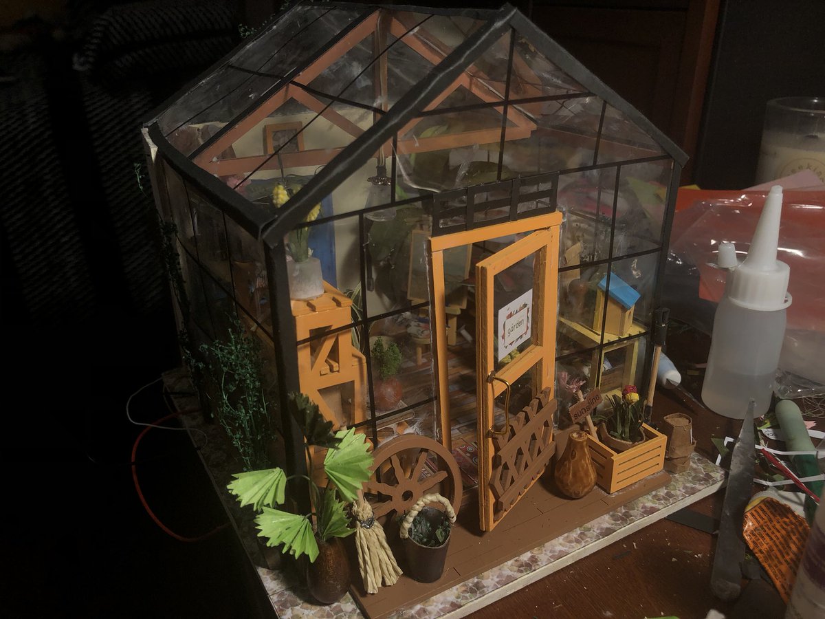 meetyourmouth's tweet photo. 🌿✨FINISHED PRODUCT✨🌿

To those interested the kit is from a company called @RobotimeCom and the kit I got is called Cathy’s Flower House. Super time consuming if you’re looking for ways to spend time while quarantined! https://t.co/dfG3nidXTN