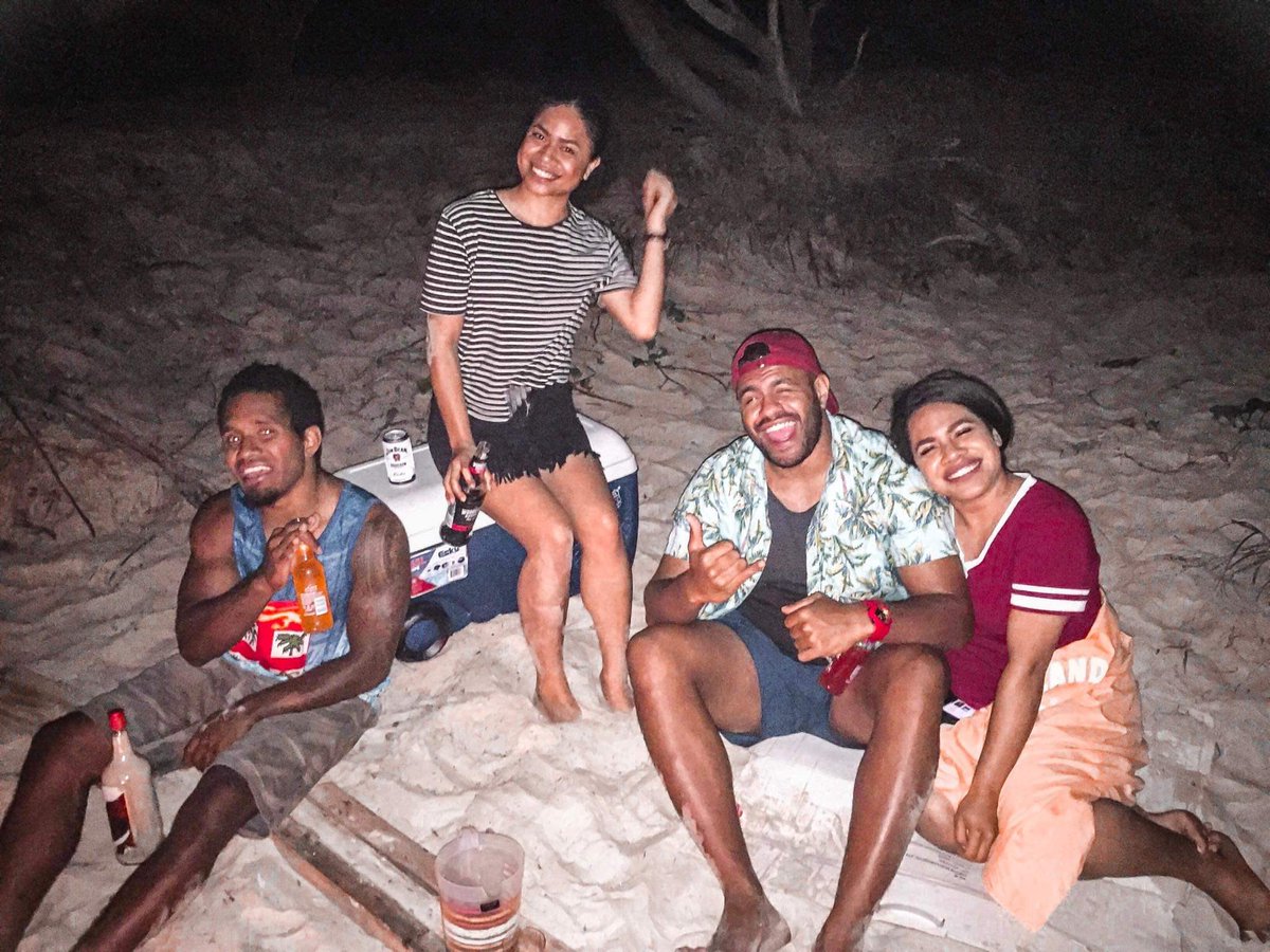 TKarisitiana's tweet image. #spitsquad #bonfire 🤙🏽 @AdiBaseisei