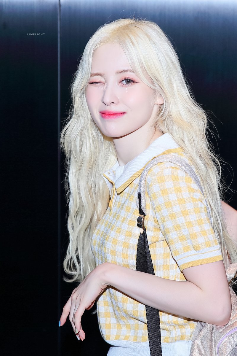 200702
#예빈 #YEBIN #다이아 #DIA <a href="/dia_official/">다이아 DIA</a>