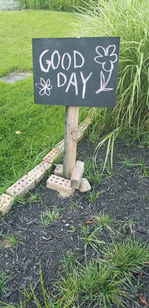 hunterclary's tweet image. #chalksign #familywalk