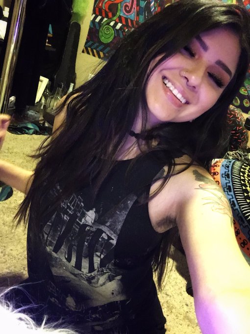 Oh hai. ✨ What would you do if there were two of me? 🤨 https://t.co/pDqocn0BPJ<a href="/tag/mvsales"class="tags"><span>#mvsales</span></a>