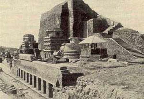 Courses were drawn from every field of learning, Buddhist & Hindu, sacred & secular, foreign & native. Students studied science, astronomy, medicine, & logic as diligently as they applied themselves to metaphysics, philosophy, Samkhya, Yoga-shastra, the Veda, & the Buddhism.5/n