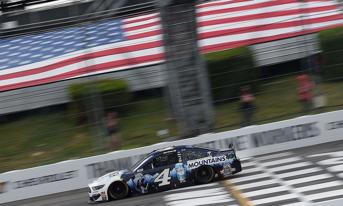 KevinHarvick's tweet photo. Look for the Stars and Stripes on the #4 @BuschBeer @Ford today. 

4 p.m. ET on @NASCARonNBC
at @IMS.

-PR https://t.co/85WgNVmEDn