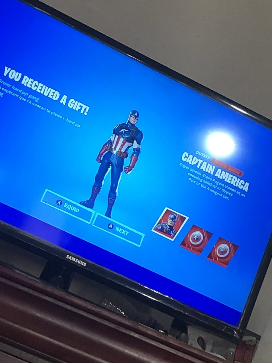 NateDoggyDog3's tweet photo. YOO thanks @SarbearSimp youβre the man #moobslegit and make sure to use code moobs https://t.co/8FvNHbmoEn