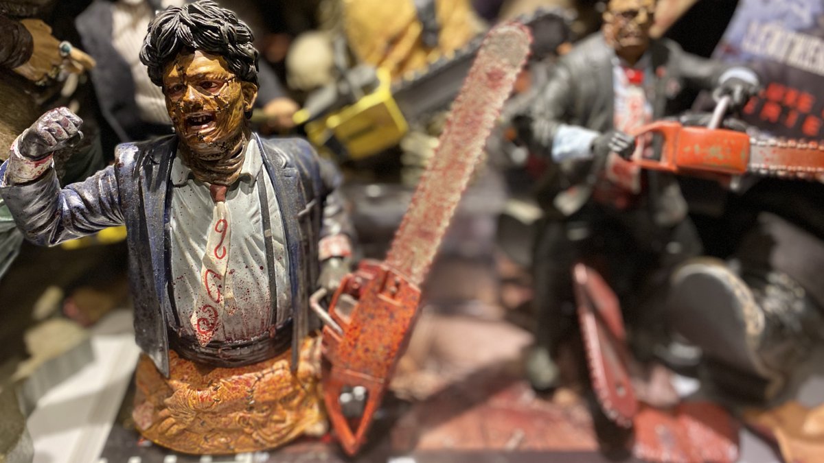EugWSerra's tweet photo. On August 22, 1986, The Texas Chainsaw Massacre 2 buzzed into theaters! #TheTexasChainsawMassacre2 #TobeHooper #TomSavini #Leatherface #BillJohnson #ChopTop #BillMoseley #VanitaStretchBrock #CarolineWilliams #LeftyEnright #DennisHopper #JimSiedow #Gorezone #GentleGiant https://t.co/LDDtPH1miF