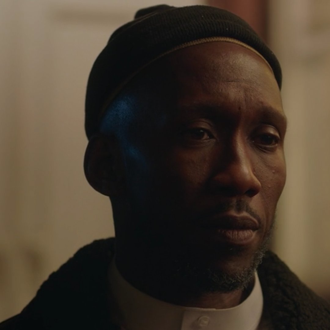 Mahershala Ali but as you keep scrolling his smile gets bigger: A Thread.