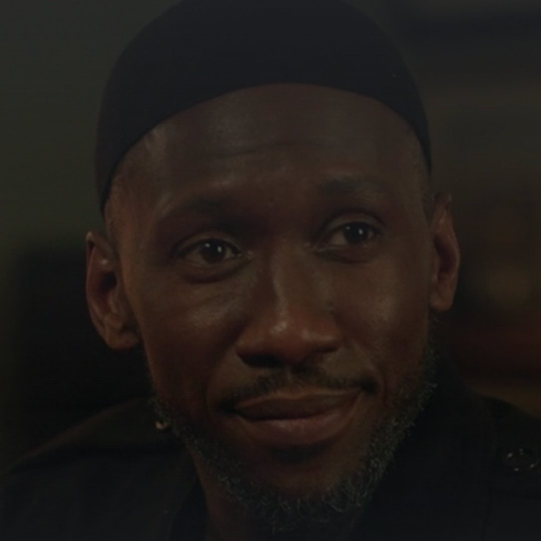 Mahershala Ali but as you keep scrolling his smile gets bigger: A Thread.