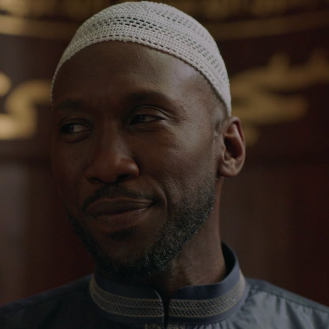 Mahershala Ali but as you keep scrolling his smile gets bigger: A Thread.
