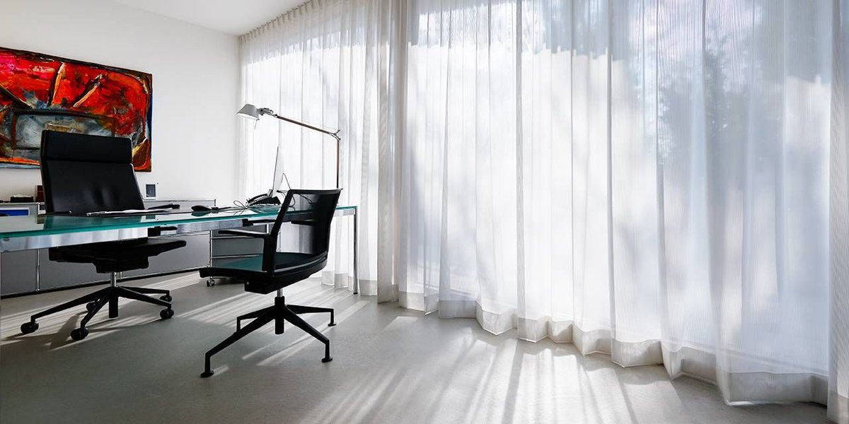 Optimise light and indoor atmosphere thanks to Glare &amp; Heat collection from <a href="/creationbaumann/">CRÉATION BAUMANN</a> for highly effective sun and glare protection. Check out more in our latest #FridayFiles.
buff.ly/2NT6VdE
#interiordesigner #textiles #interiorarchitecture