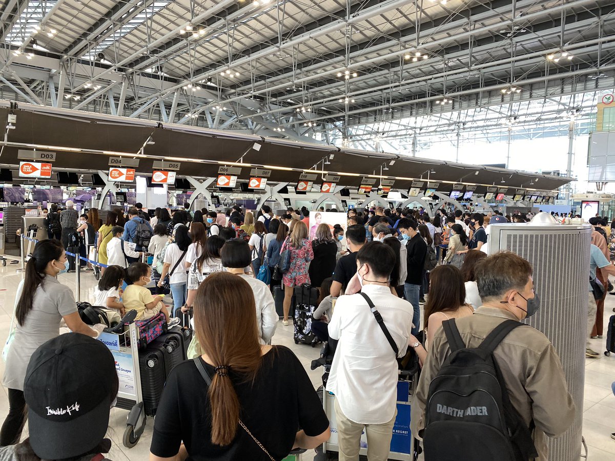 spin9's tweet photo. สุวรรณภูมิ right now 😨😨 https://t.co/k1bvGBgbcJ