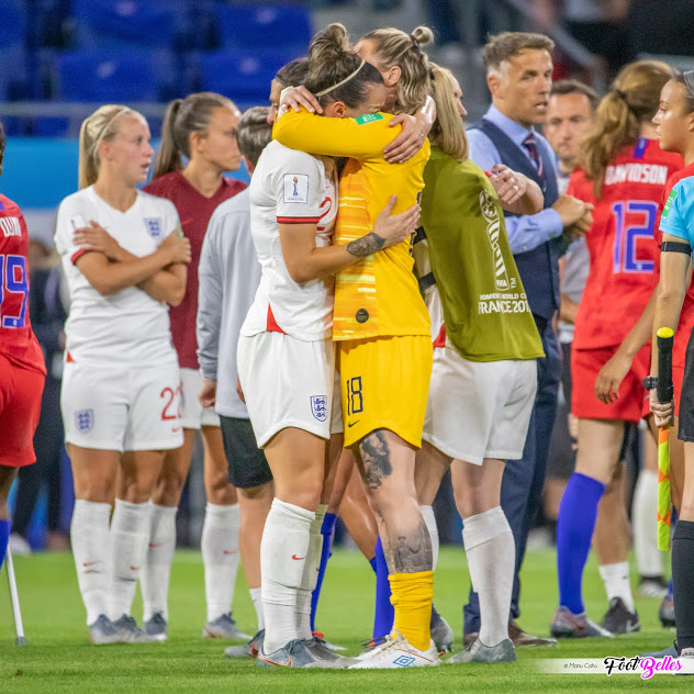 TobinHeath17Arg's tweet photo. El abrazo de las ex compañeras de UNC @LucyBronze y @Ashlyn_Harris. ❤
#FIFAWWC19 #USAvENG https://t.co/SzcIYwcxnx