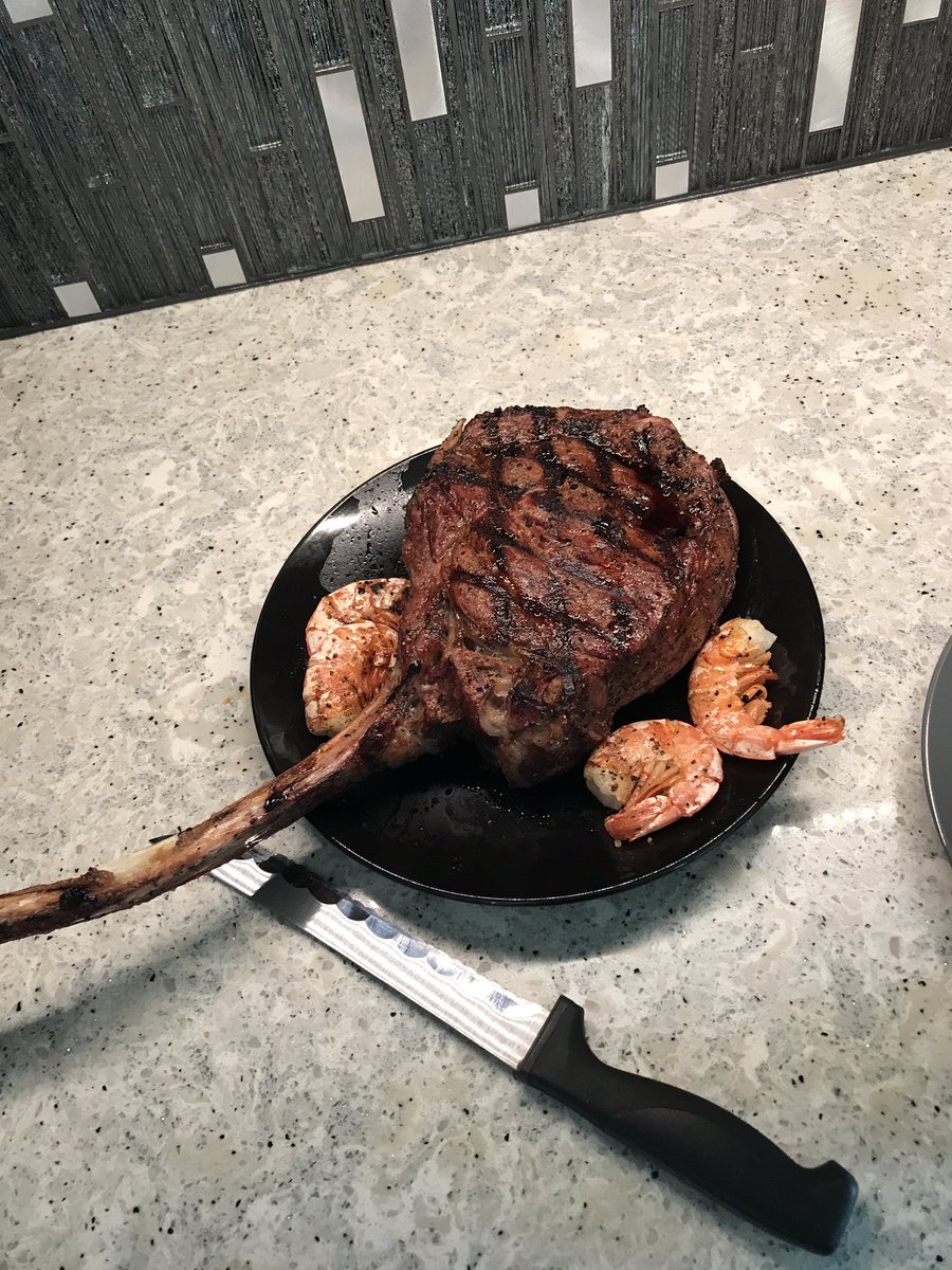 broded1's tweet image. First tomahawk on the PK 360. @pkgrills @GrillGrate @hardcorecarnivore