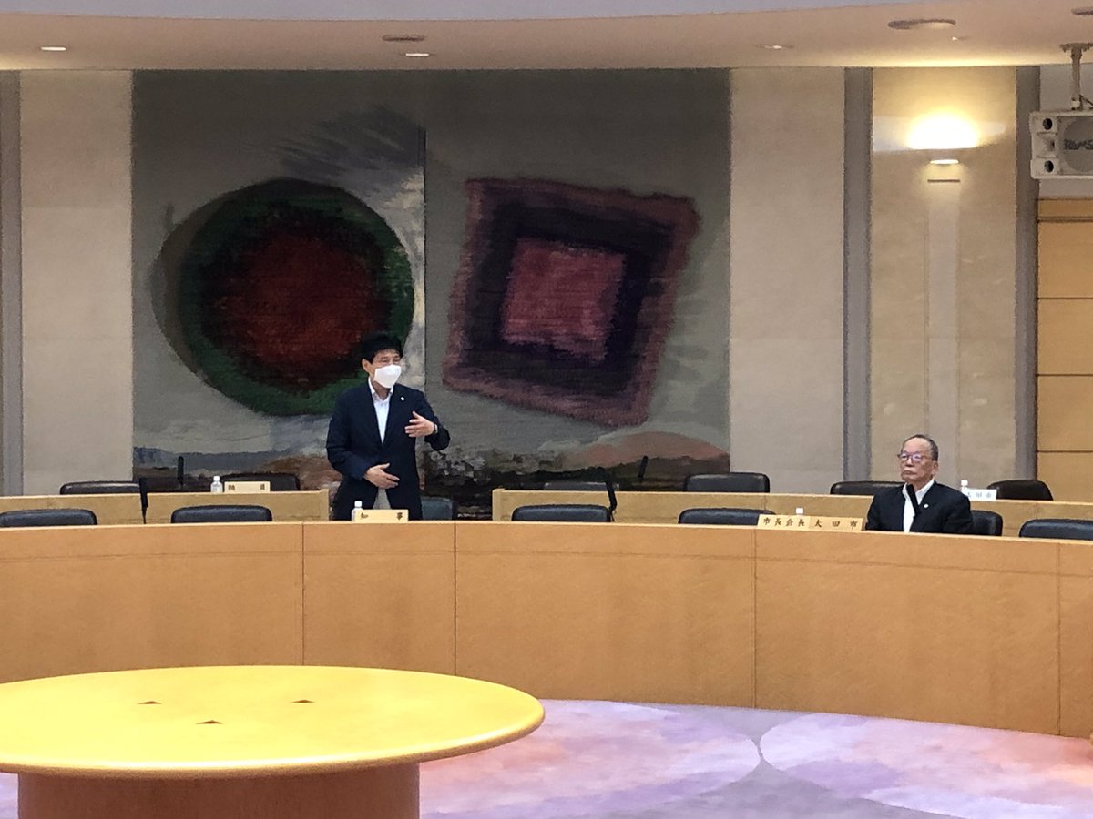 群馬県 On Twitter 今日の山本知事 市長会 が主催する県内12市長との朝食会に参加 新型コロナウイルス感染症対策を中心に 医療 機関への支援策やギガスクール 地域経済の振興施策などについて意見交換 群馬県 群馬県知事 山本一太 今日の山本知事 Https