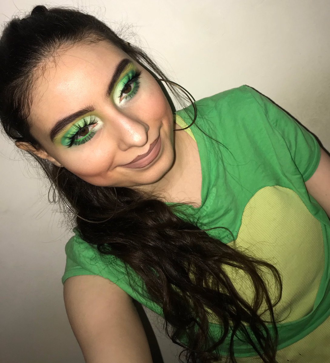 flygirlzshop's tweet photo. @natyourusual wearing “springy” lashes 💚 https://t.co/aV60rXZ6xD