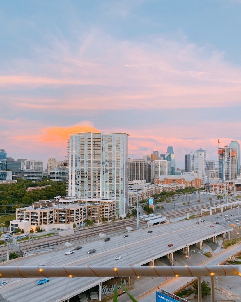 visit_dallas's tweet photo. That warm, fuzzy long weekend feeling! ๐
Share your Dallas Staycation vibes with us by tagging #DallasStaycation for a chance to be featured!
๐ธ: @ jennifer.rhima https://t.co/tY7ktnmPzG