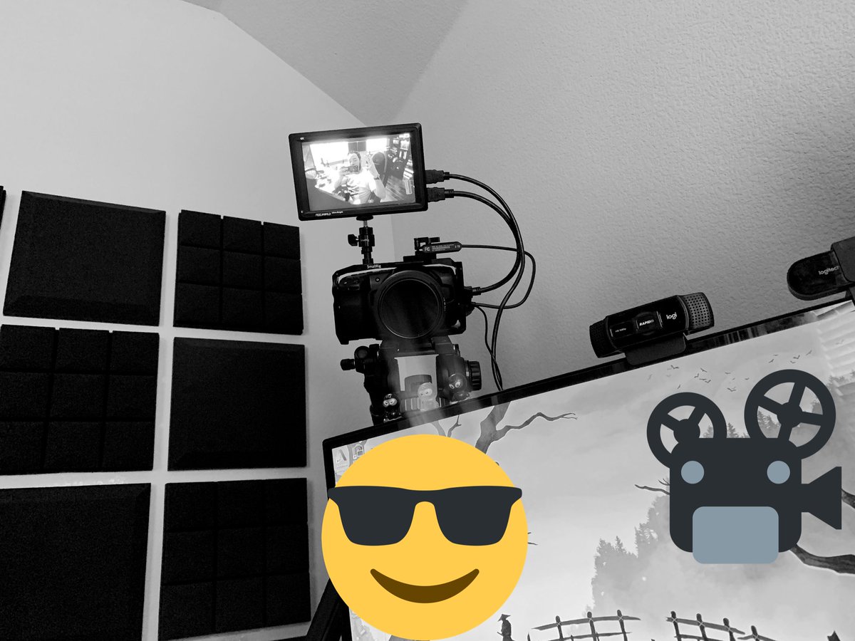 CyberLowdown's tweet photo. I see you! Lol.  Broadcast/ Recording mode set! https://t.co/7Kcc5ruZUv