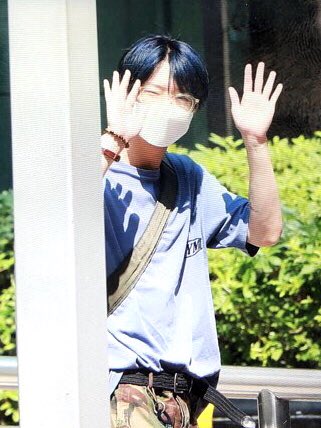 stillyouSY's tweet photo. 200703 뮤뱅 중퇴
#조승연 #승연 #조우즈 #우즈 #파랗게 
#SEUNGYOUN #WOODZ #EQUAL https://t.co/T0jxMO6YmF
