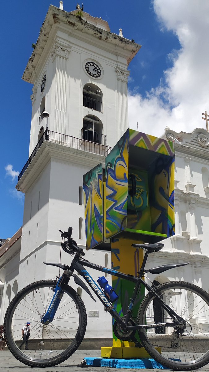 antifaz5ismo's tweet image. ¡Hola! Me acaban de robar mi bicicleta en la zona de La Urbina - Petare, un motorizado me interceptó y se la llevó. Sii puedes darle retuits estaría genial para ver sí de vuelta consigo alguna información cuando la traten de vender. 
Aquí mi bici 👇

@RCamachoVzla